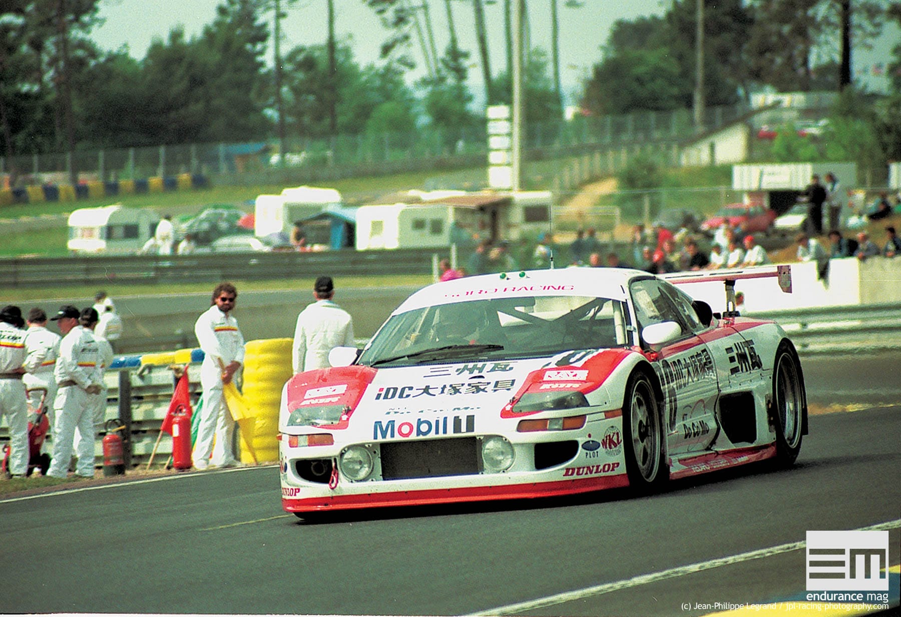 Toyota-SARD-MC8-R-Le-Mans-1995