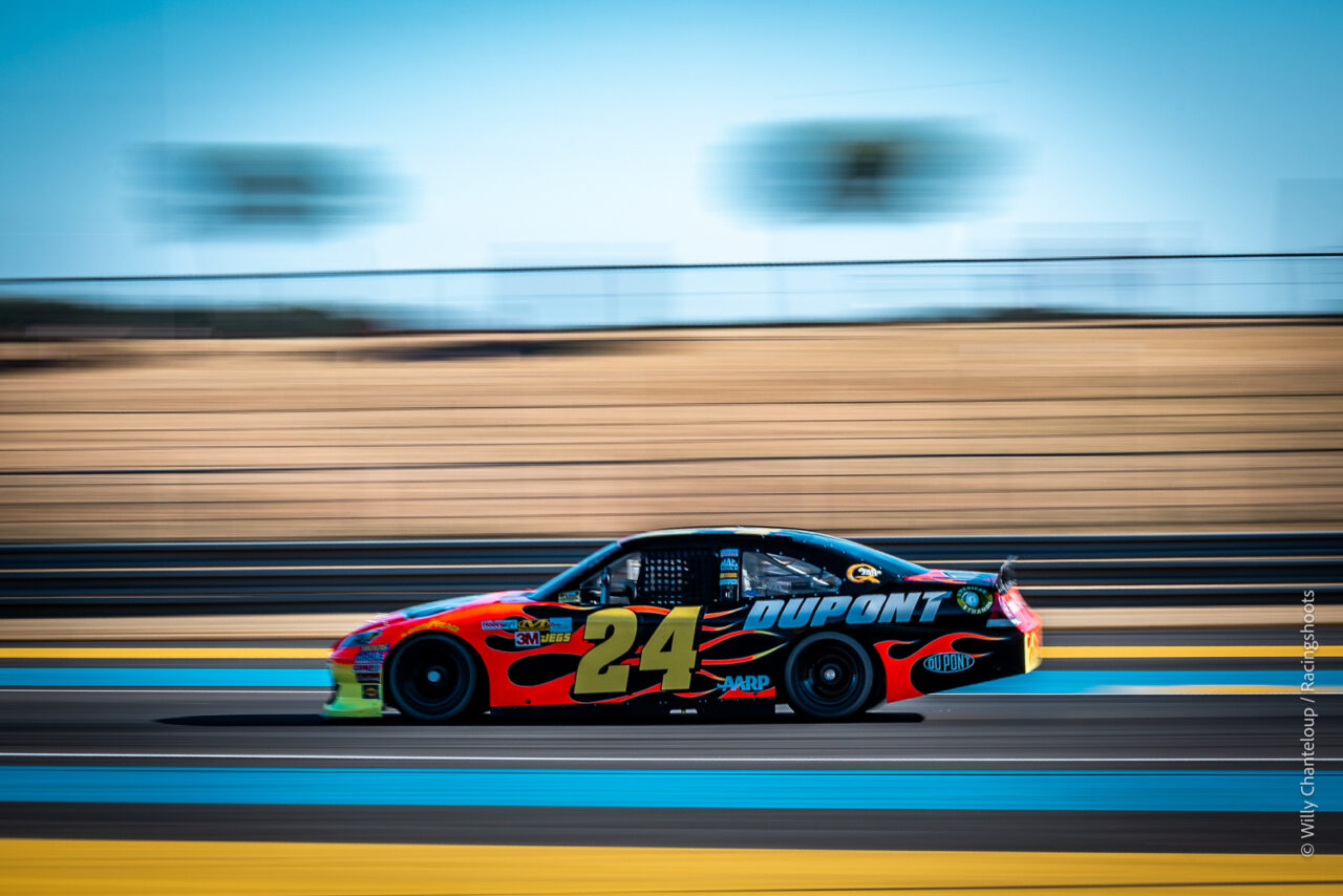 La Nascar dans toutes es couleurs était là, ici avec une auto ex Jeff Gordon